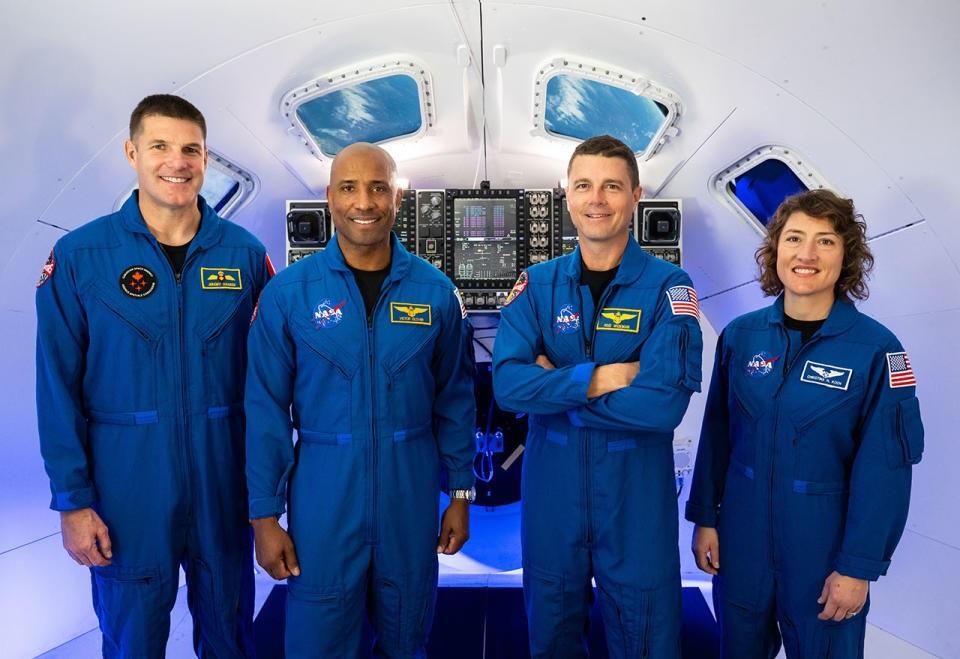 Dočkají se? Posádka jmenovaná na let Artemis 2. Zleva doprava: velitel Reid Wiseman, Victor Glover, Christina Kochová a kanadský astronaut Jeremy Hansen (Zdroj: Adam Bernstein/Spaceflight Now.)