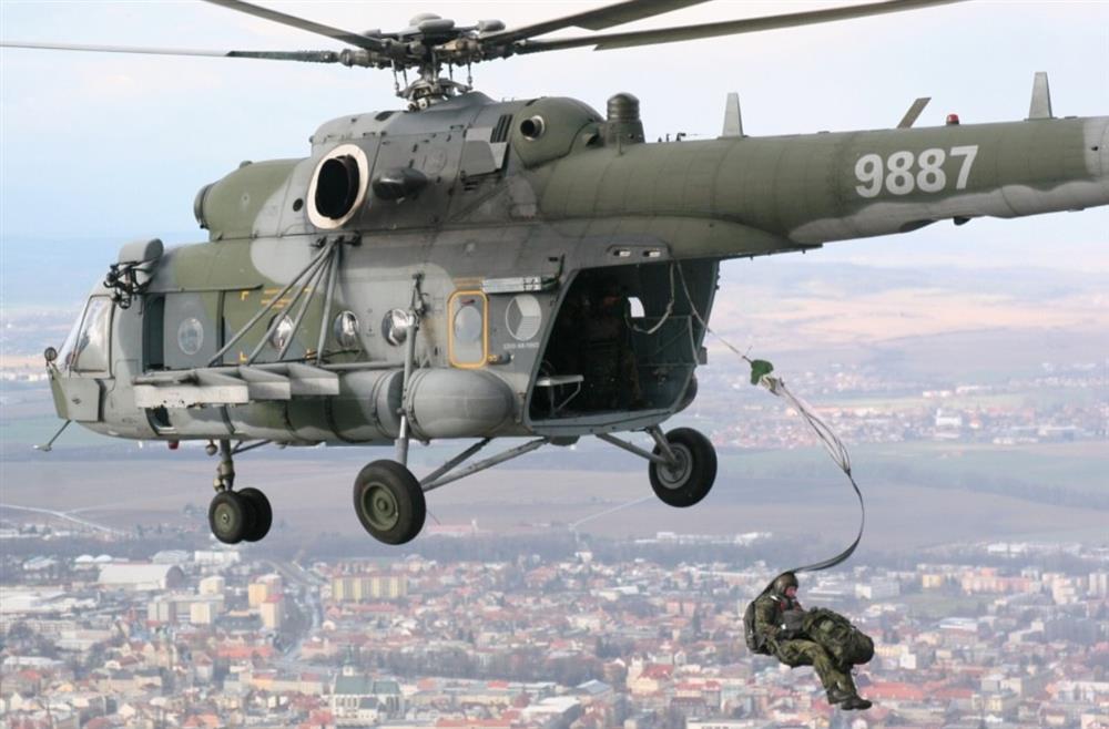 Vrtulník Mi-171Š při výsadku (Zdroj: portál Vrtulník)