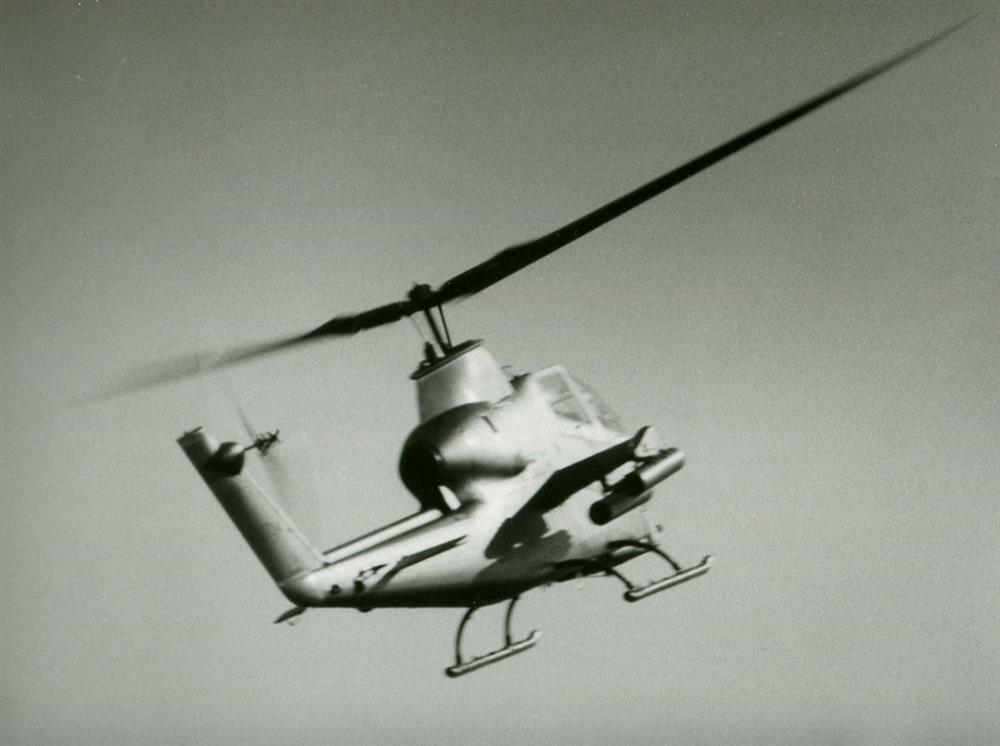 Bell AH-1 Cobra, Plasy 2022, formát negativu 6x7 cm (Foto: Richard Homola)