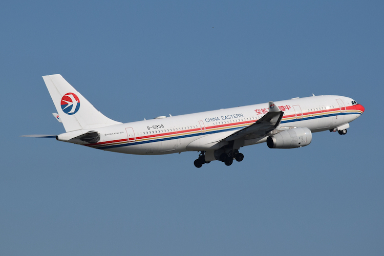 Odlet Airbusu A330-200 společnosti China Eastern Airlines