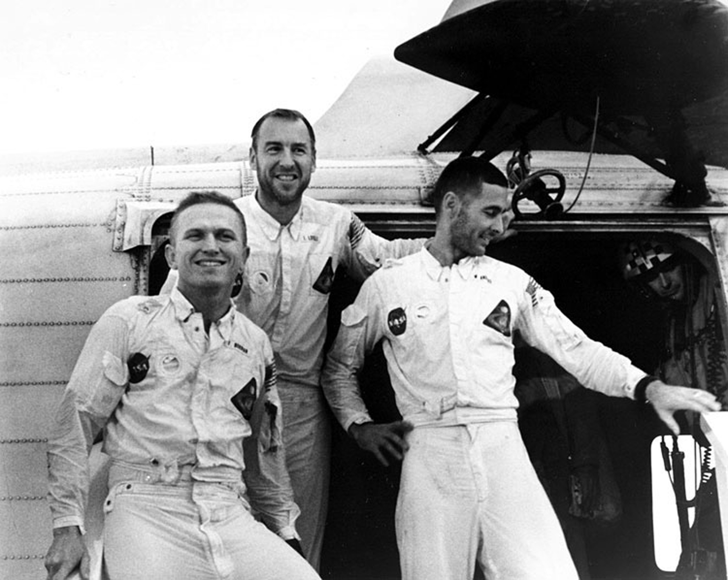 Rozesmátí hrdinové Apolla 8 po návratu na Zemi: Borman, Lowell, Anders/foto NASA