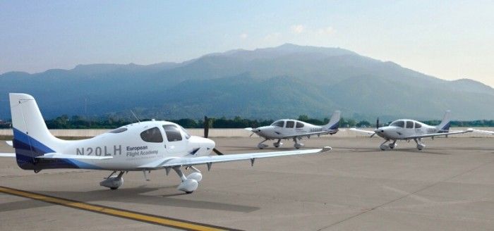 Cirrus dodá 25 nových letounů pro výcvik dopravních pilotů
