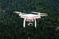 ÚCL chystá nové omezení pro drony
